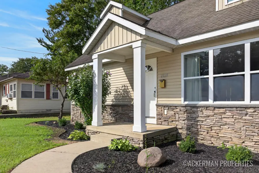 2129 Cleveland Avenue Sw, Wyoming, MI 49509 - #2