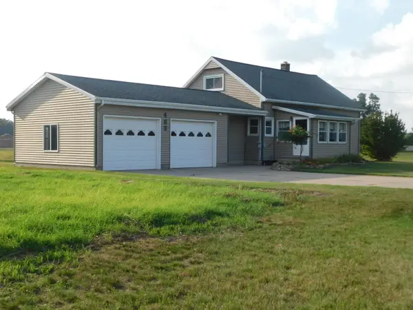 489 S Catalpa Avenue, White Cloud, MI 49349