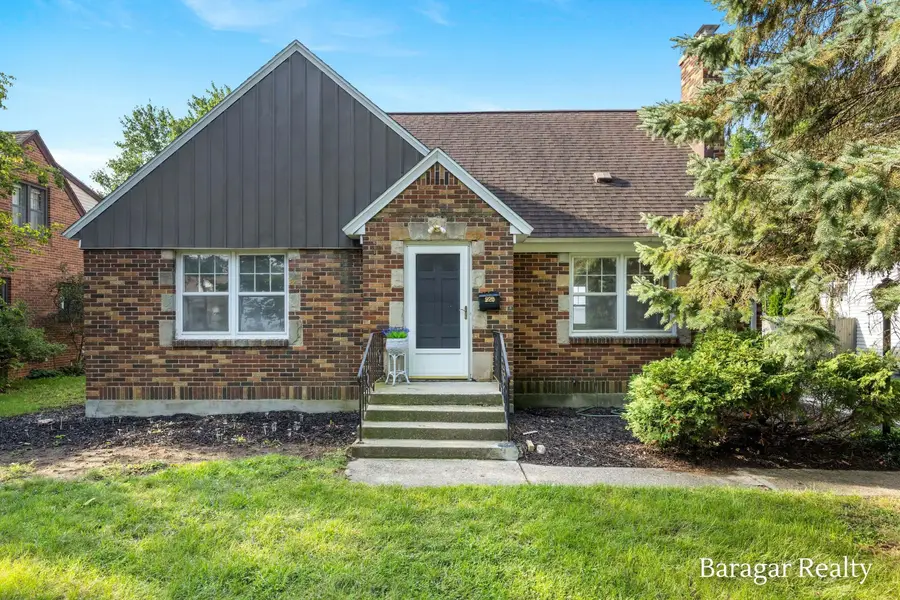 920 Ellsmere Street Ne, Grand Rapids, MI 49505 - #2