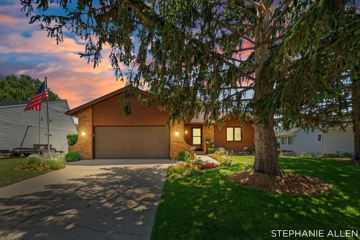 4624 Wyatt Street Sw, Grandville, MI 49418 - #1