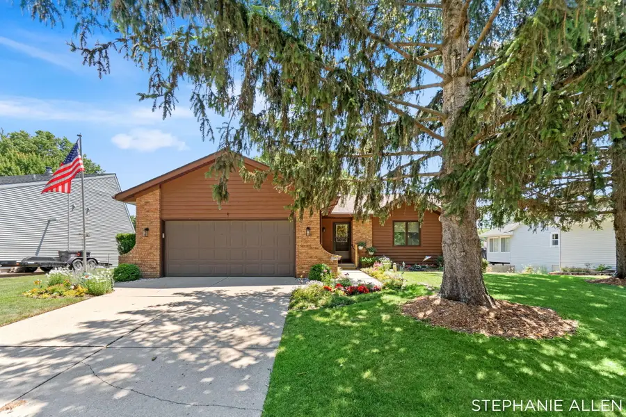 4624 Wyatt Street Sw, Grandville, MI 49418 - #2
