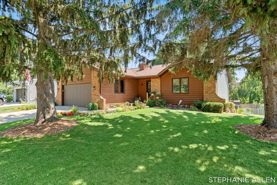 4624 Wyatt Street Sw, Grandville, MI 49418 - #3