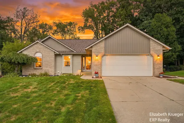1031 Legacy Ne, Comstock Park, MI 49321