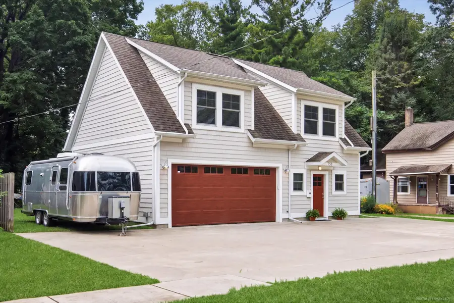 758 Michigan Avenue, South Haven, MI 49090 - #2