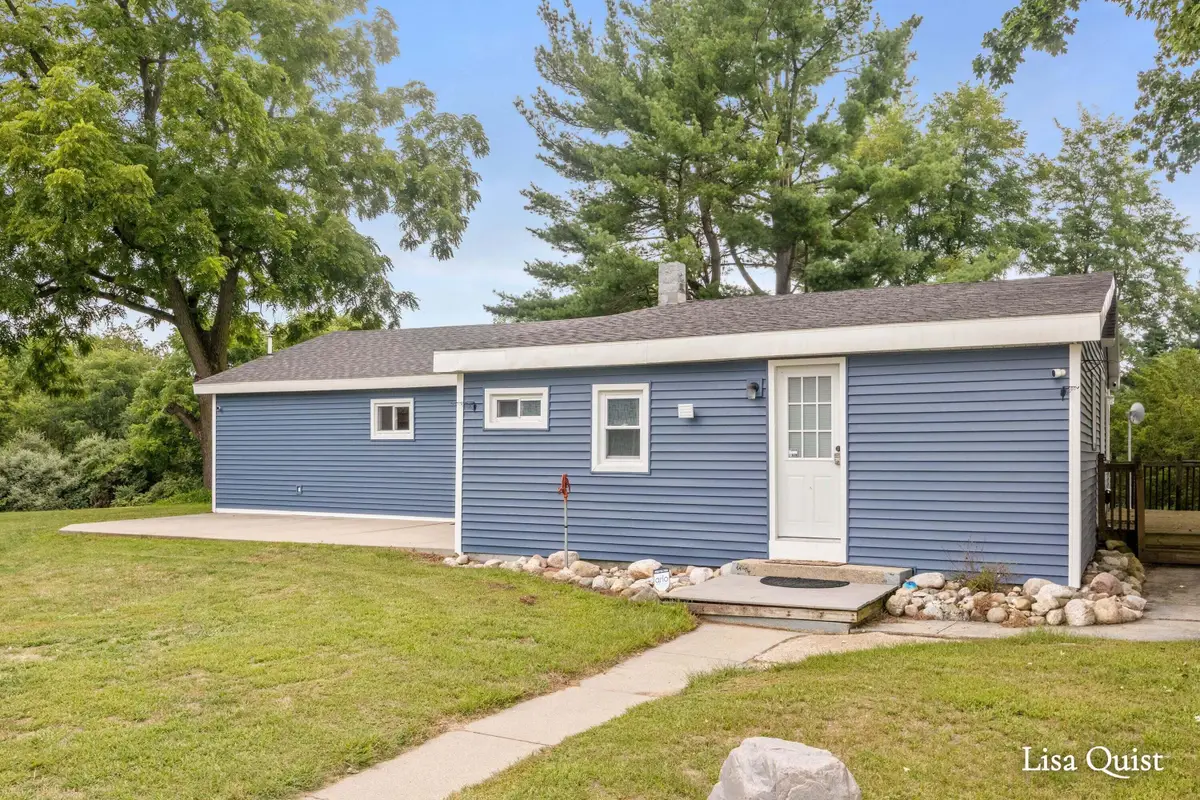 16271 Albrecht Avenue Ne, Cedar Springs, MI 49319 - #1