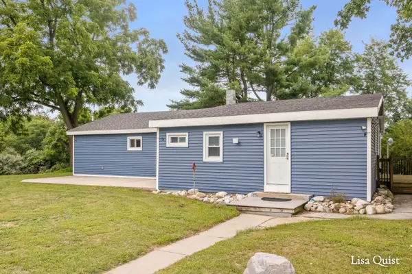 16271 Albrecht Avenue Ne, Cedar Springs, MI 49319