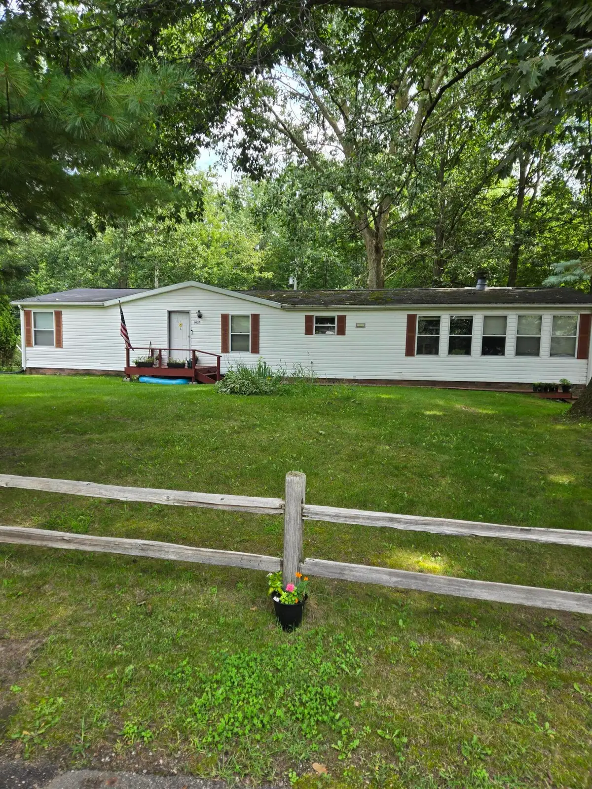 2625 Sanford Drive, Hillsdale, MI 49242 - #1