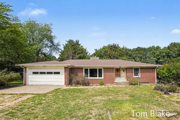 1074 Hendrick Road, Norton Shores, MI 49441
