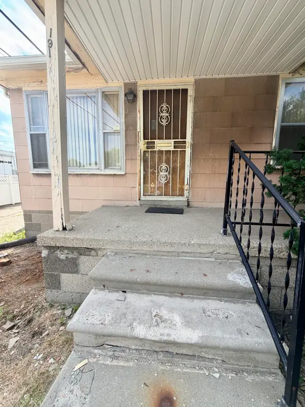19127 Dwyer Street, Detroit, MI 48234