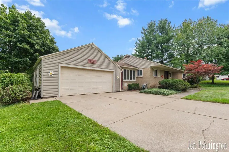 310 Kinney Avenue Nw, Grand Rapids, MI 49534 - #2