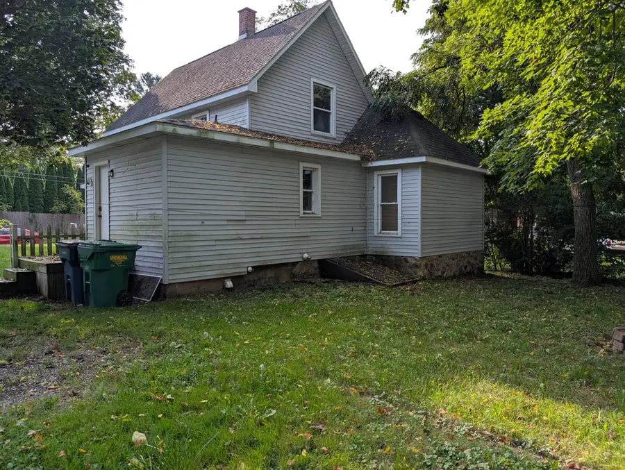 324 S East Street, Cassopolis, MI 49031 - #2