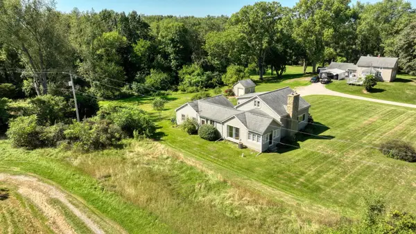 7621 Coon Hill Road, Munith, MI 49259