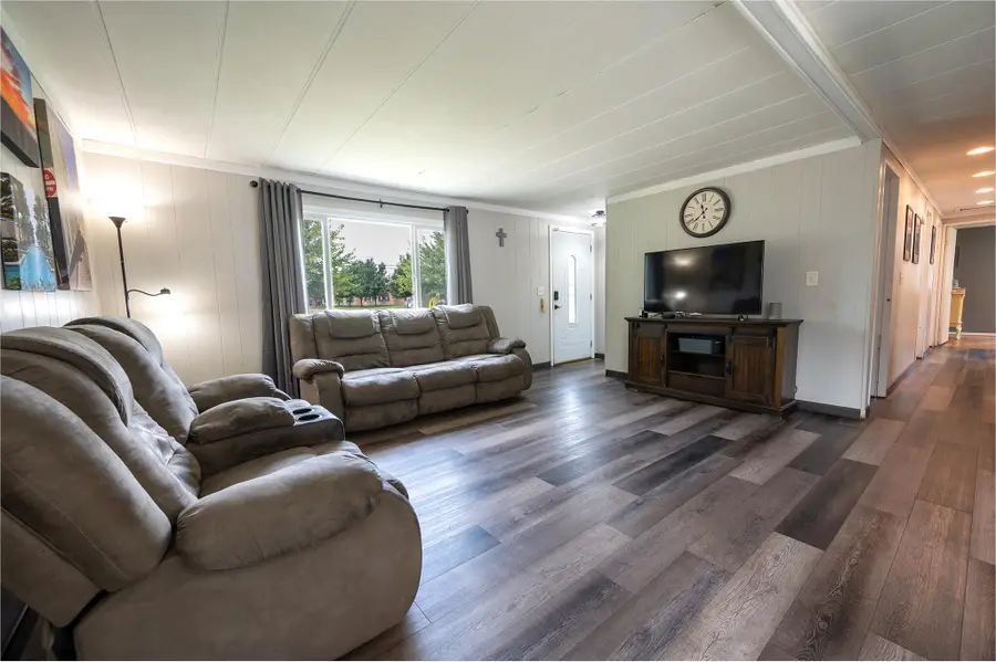 498 N Maple Street, Fennville, MI 49408 - #2