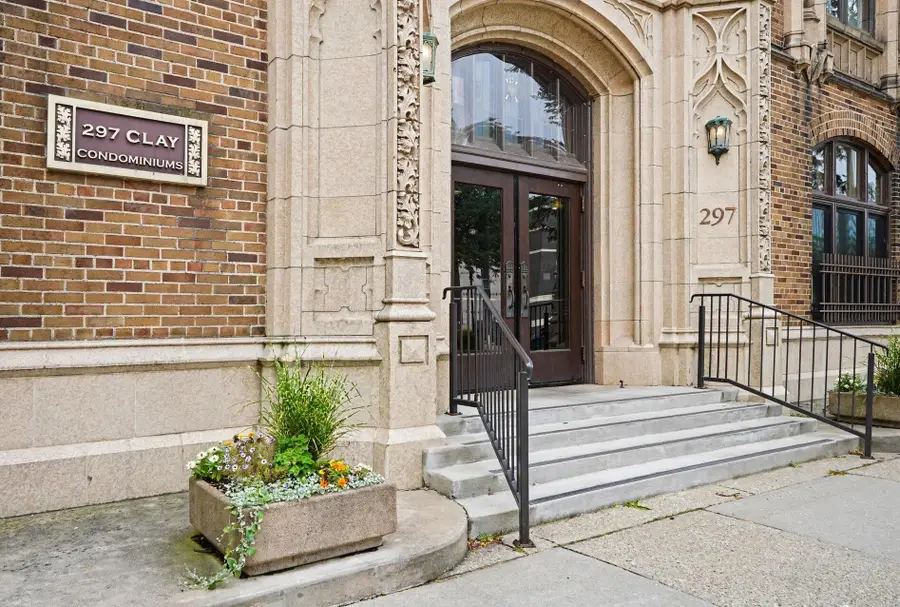 297 W Clay Avenue #404, Muskegon, MI 49440 - #2
