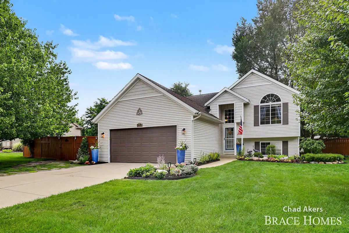 6876 Northway Drive Ne, Rockford, MI 49341 - #1