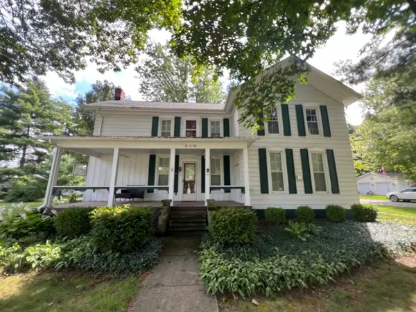 310 E Unadilla Street, Pinckney, MI 48169
