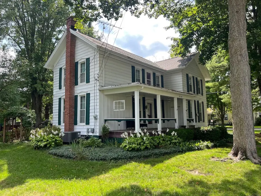 310 E Unadilla Street, Pinckney, MI 48169 - #2