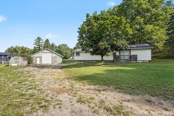 13635 14 Mile Road Ne, Greenville, MI 48838