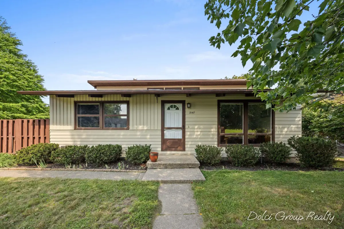 3147 Tuell Street Nw, Grand Rapids, MI 49504 - #1