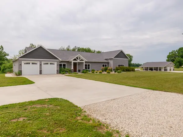 1518 M Drive S, East Leroy, MI 49051