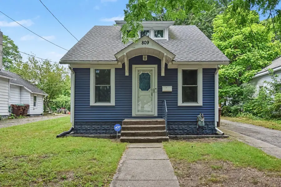 809 Hall Street, Albion, MI 49224 - #2