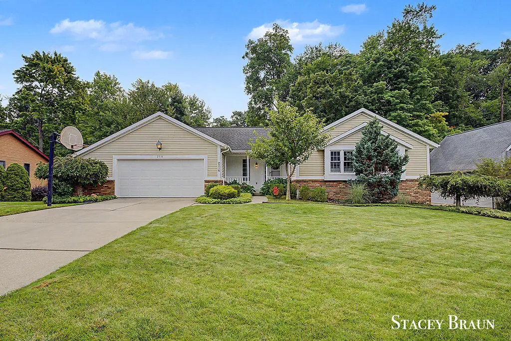 2310 Chelsea Drive Ne, Grand Rapids, MI 49505 - #1