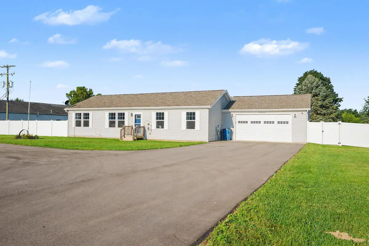 58062 Park Place, Dowagiac, MI 49047 - #1