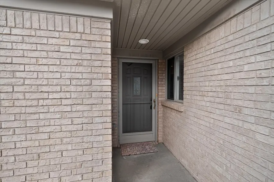 35251 Silver Maple Drive, Clinton Township, MI 48035 - #2