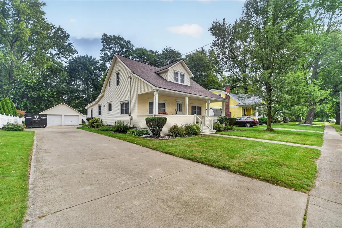 320 W Elizabeth Street, Stockbridge, MI 49285 - #1