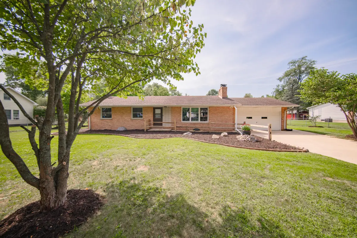 3427 W Shiawassee Avenue, Fenton, MI 48430 - #1