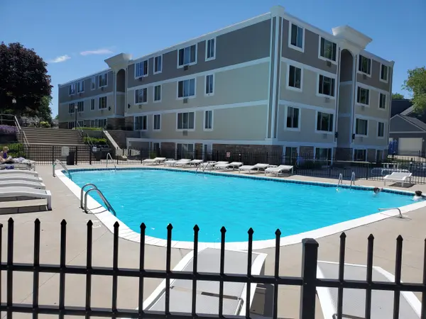 225 N Shore Drive #004, South Haven, MI 49090
