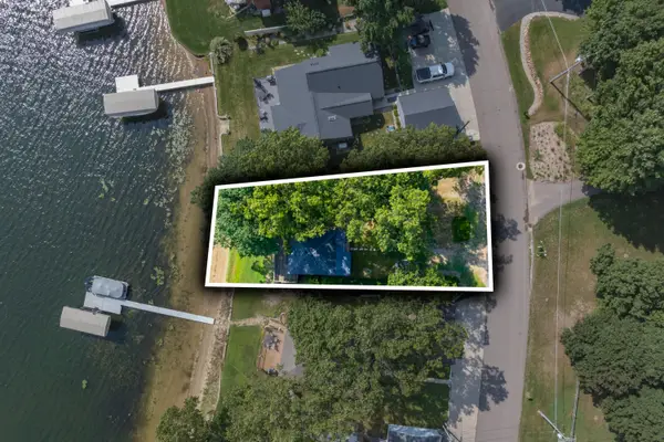 1078 N Eagle Lake Drive, Kalamazoo, MI 49009