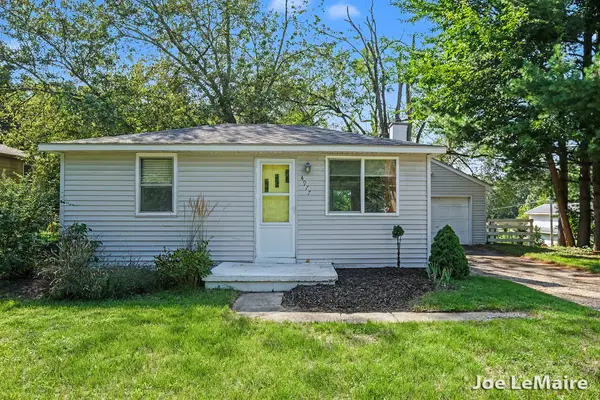 4977 Hunsberger Avenue Ne, Grand Rapids, MI 49525