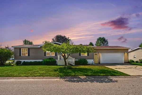 3524 Cloverfield Drive, Cedar Springs, MI 49319