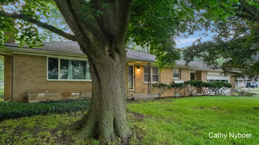 3860 Ivanrest Avenue Sw, Grandville, MI 49418 - #2