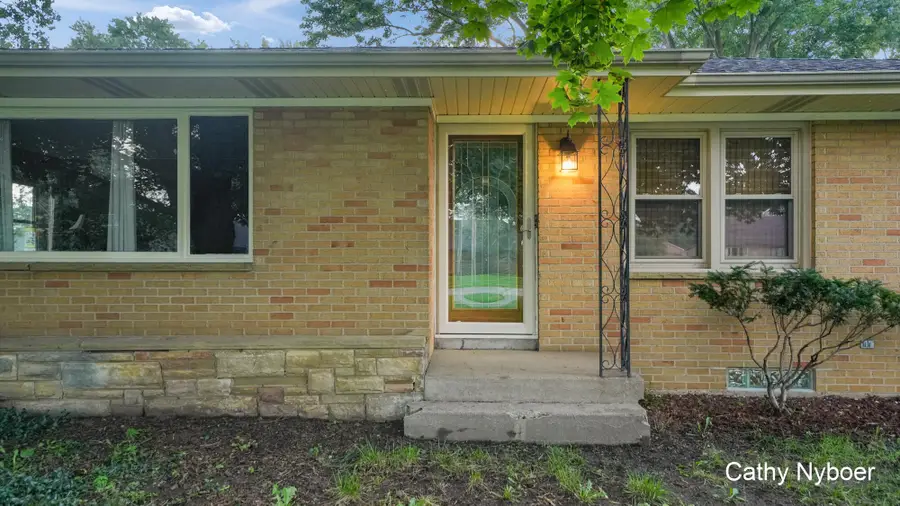 3860 Ivanrest Avenue Sw, Grandville, MI 49418 - #3