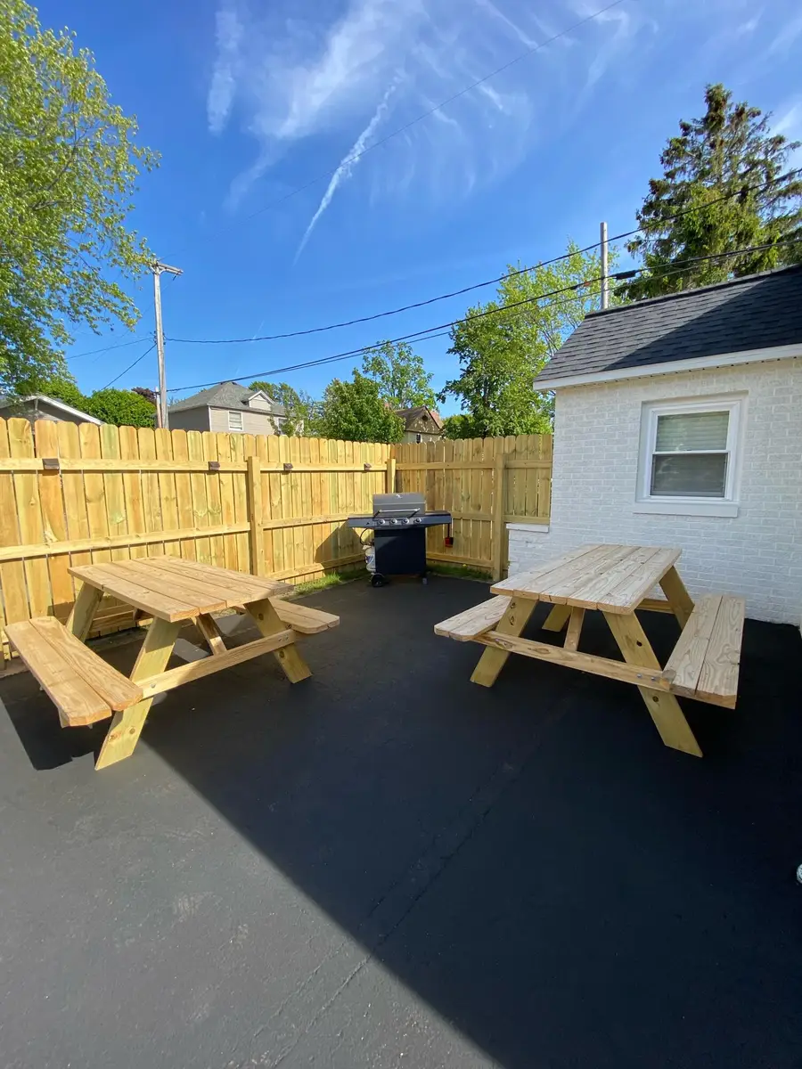 414 E Ludington Avenue, Ludington, MI 49431 - #3