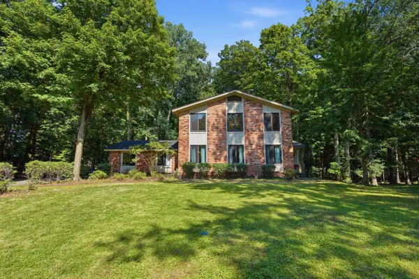 21542 Beauford Court, Northville, MI 48167