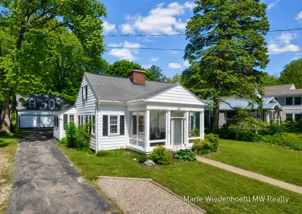 722 Lake Street, Saugatuck, MI 49453