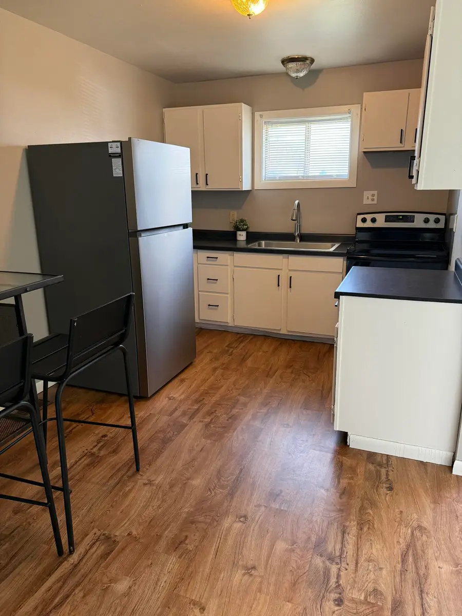 1022 Avondale Circle, Kalamazoo, MI 49048 - #3