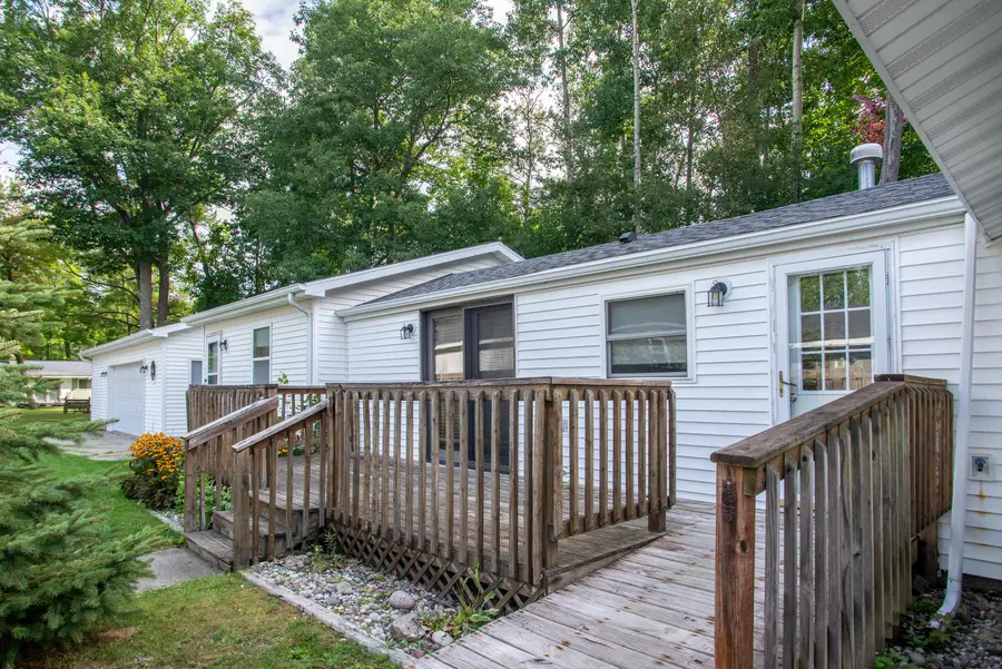 104 Dale Drive, Houghton Lake, MI 48629 - #2