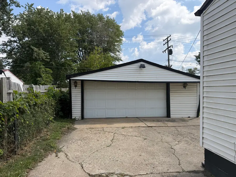 22458 Hillock Avenue, Warren, MI 48089 - #2