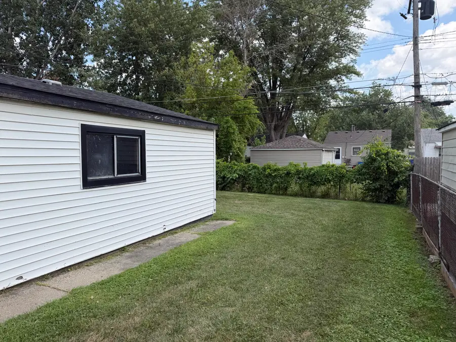 22458 Hillock Avenue, Warren, MI 48089 - #3