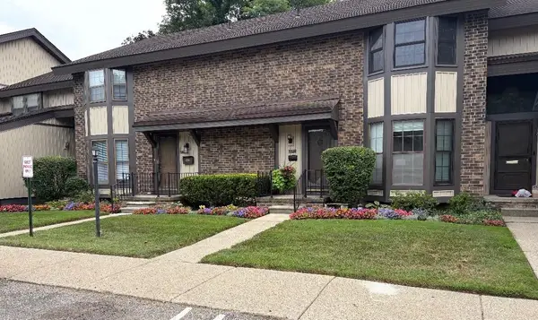 25073 Oakbrooke Drive, Southfield, MI 48033