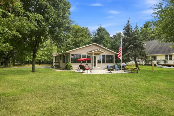 10111 Peppermill Lane, Canadian Lakes, MI 49346
