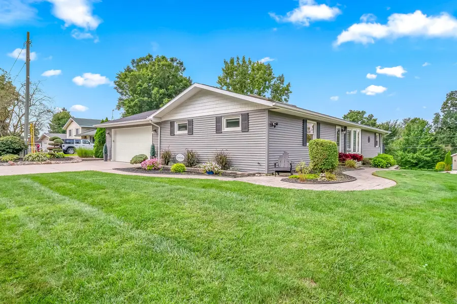 745 Wright Street, Jonesville, MI 49250 - #2