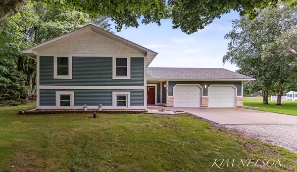 5280 Scenic Drive, Whitehall, MI 49461