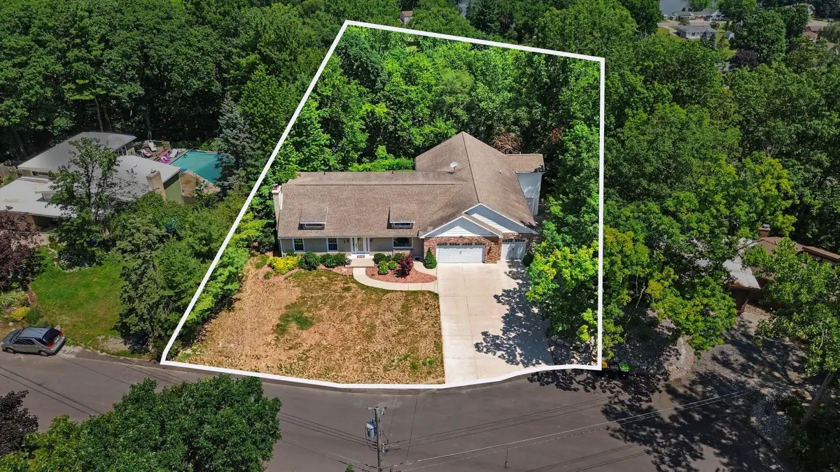 4994 Bluff Drive Ne, Grand Rapids, MI 49525 - #1