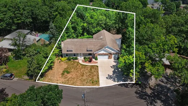4994 Bluff Drive Ne, Grand Rapids, MI 49525