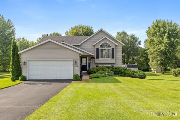 1226 S Hill Drive, Sparta, MI 49345